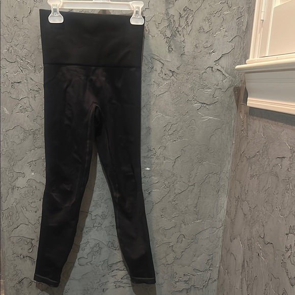 LNDR Chisel 7/8 Black Leggings new never worn - Picture 2 of 4